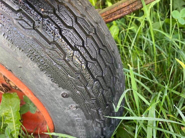 #1637-•-polly-port-a-potty-image-14