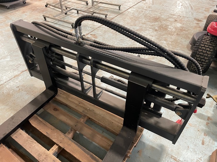 #7232-•-skid-steer-quick-attach-forks-with-side-shift-image-4