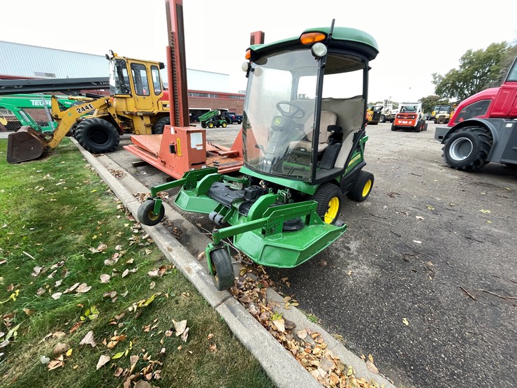 john-deere-1575-image-1