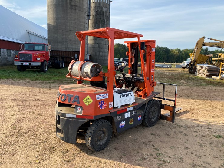 #1608-•-toyota-lp-forklift-image-5