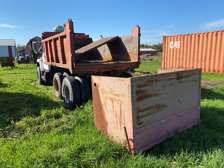 1982-international-dt466-image-9