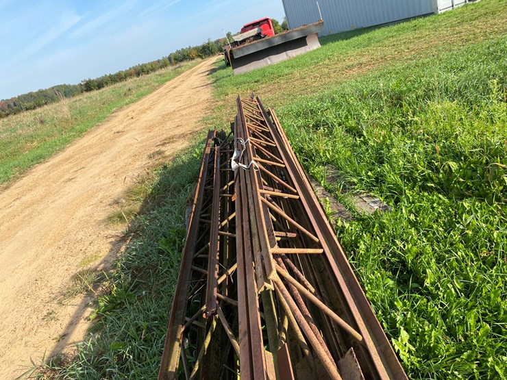 #1629-•-stack-of-steel-support-beams-image-11