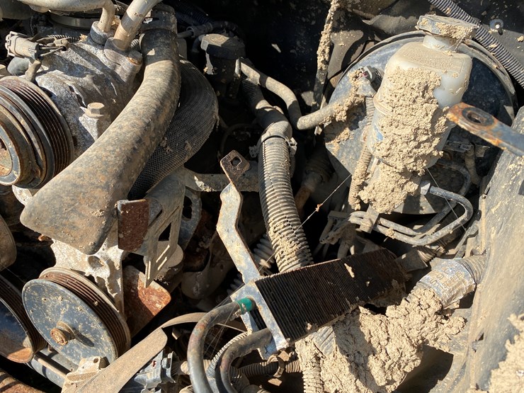 #1598-•-2010-chevy-silverado-1500-regular-cab-pickup-truck-(no-title)-image-71