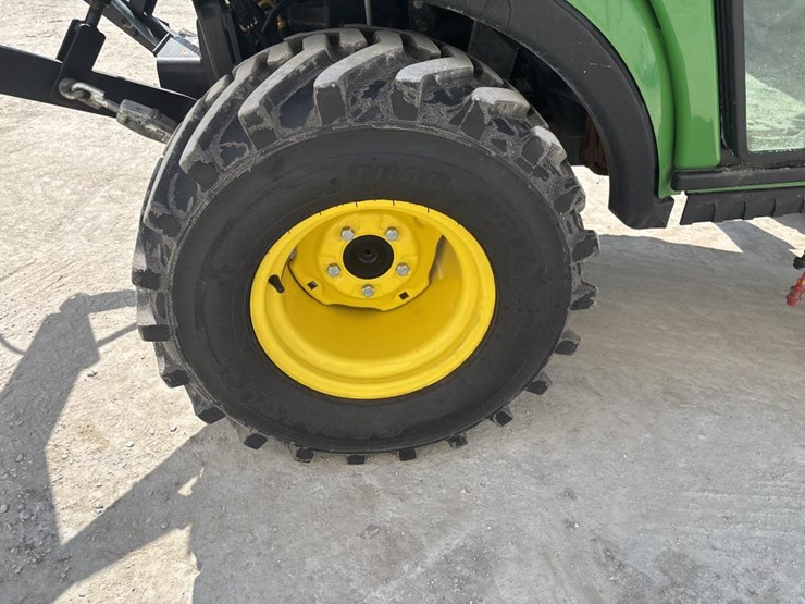 john-deere-1025r-image-33