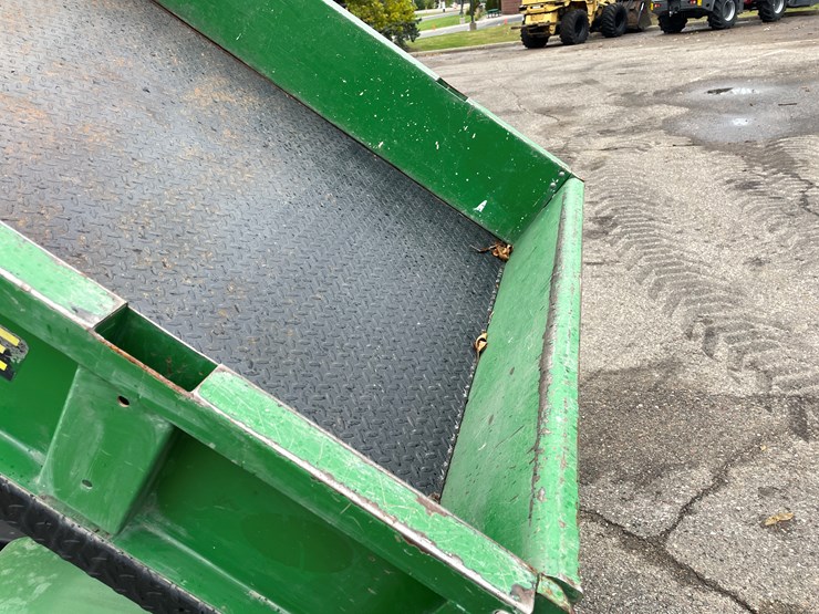 john-deere-gator-image-21