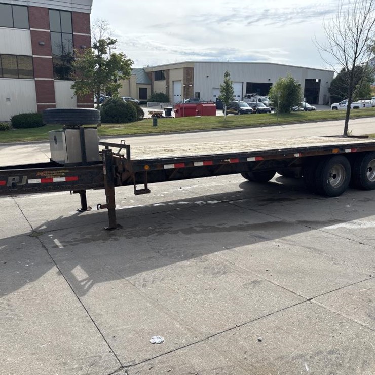 #5073 • 2012 PJ Trailers 24' Deck Over Trailer