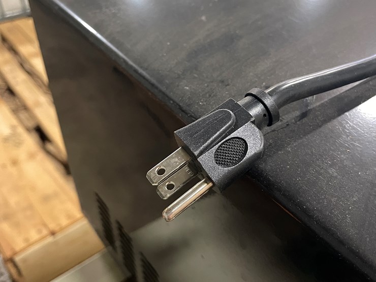 #7254-•-(3)-metal-rolling-carts,-wood-crate-and-microwave-image-14