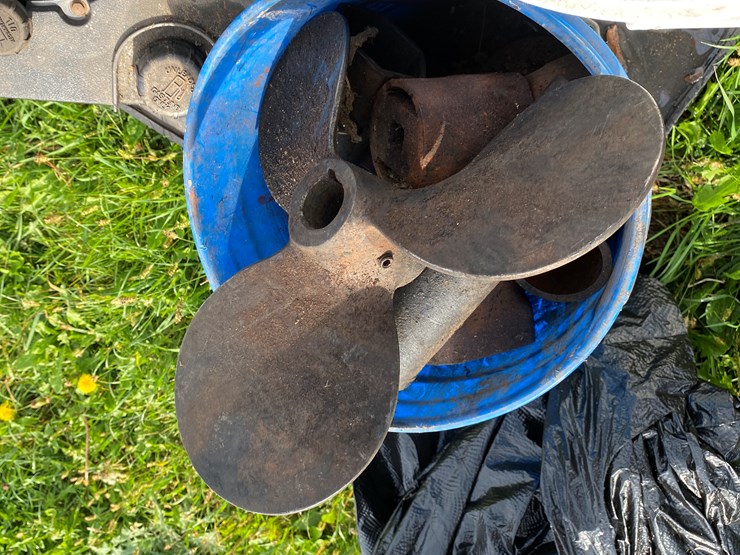 #1666-•-(5)-small-engines-&-various-parts-image-13