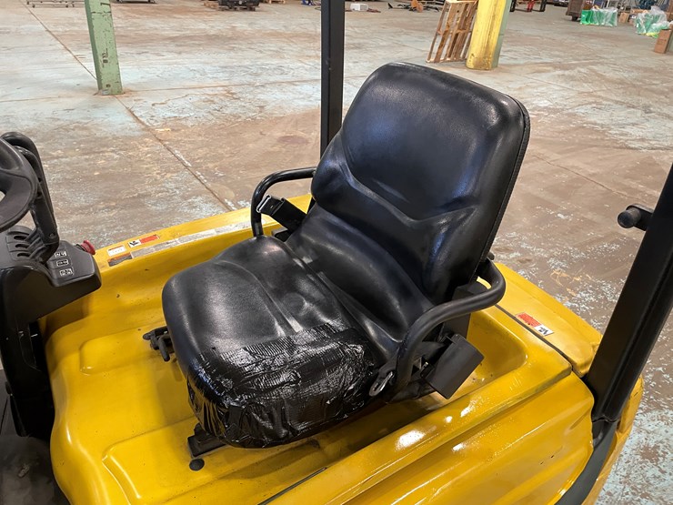 #5565-•-2020-yale-erp040-electric-forklift-image-17