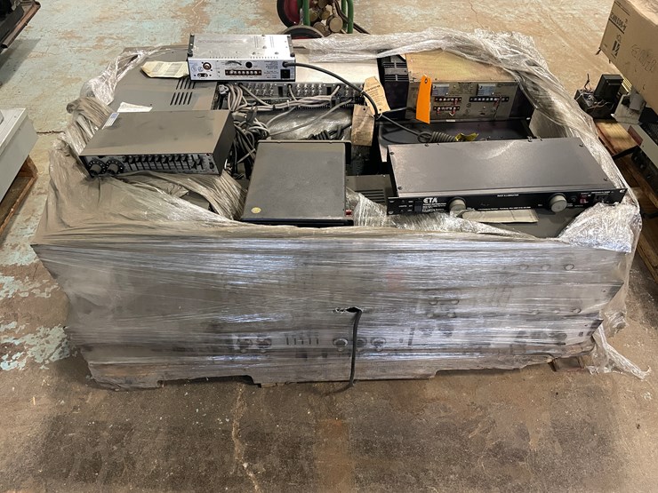 #7243-•-pallet-of-misc.-electronics-image-2