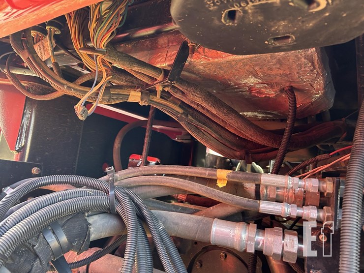 2011-case-ih-steiger-600-hd-image-47