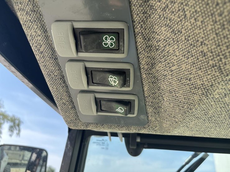 john-deere-1025r-image-52