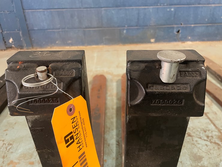 #7211-•-36"-x-4"-forklift-pallet-forks-image-5