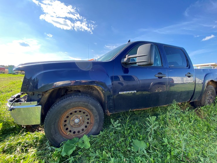 2010-gmc-sierra-1500-image-2