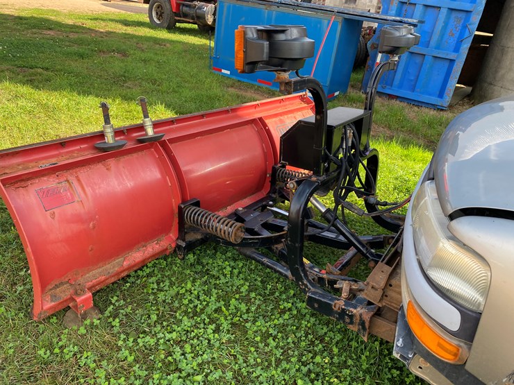 #1604-•-2000-chevy-silverado-1500-regular-cab-4x4-plow-truck-(no-title)-image-16