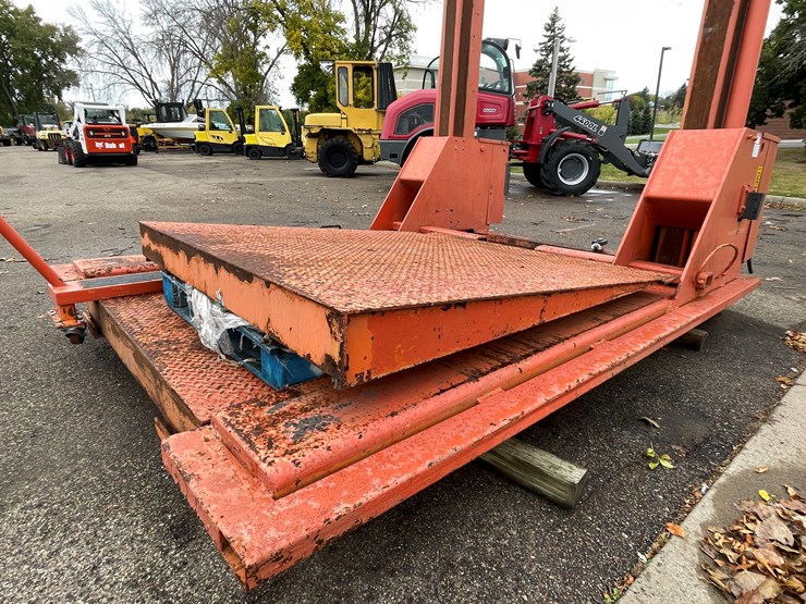 #5513-•-handling-specialty-forklift-lift-image-11