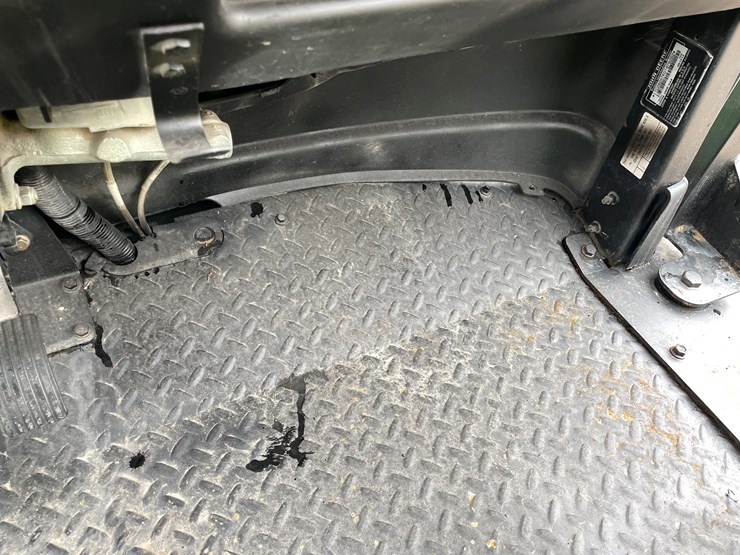 john-deere-gator-image-28