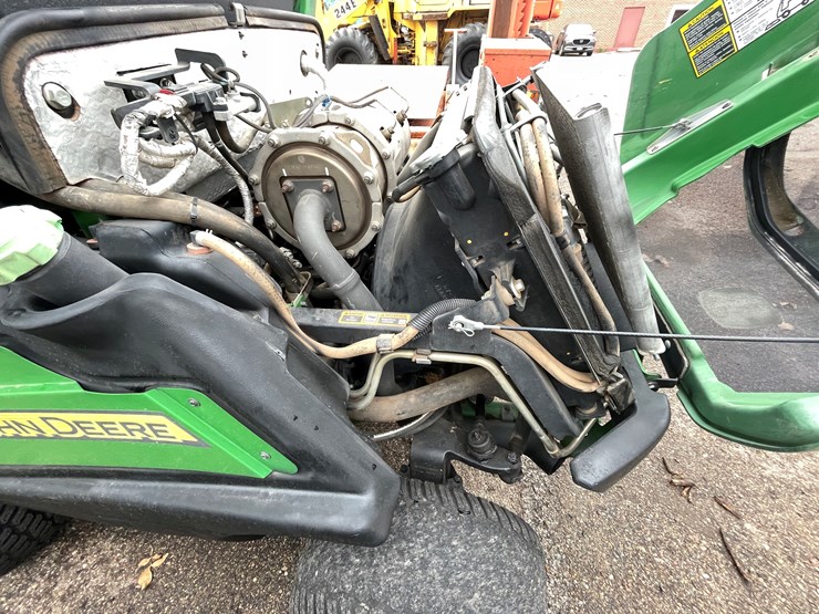 john-deere-1575-image-14