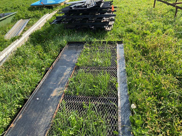 #1649-•-various-sections-of-stake-pocket-sides-and-headache-racks-image-4