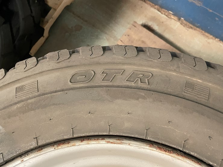 #7226-•-(4)-turf-tires-on-9-bolt-rims-image-13