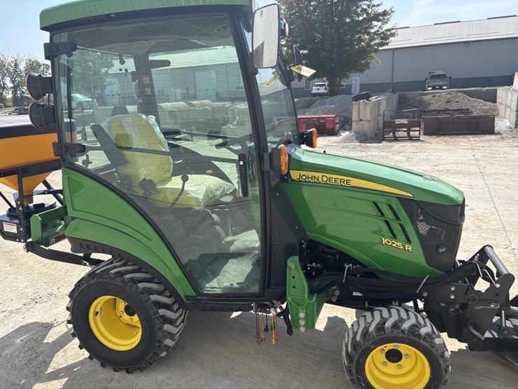 john-deere-1025r-image-13