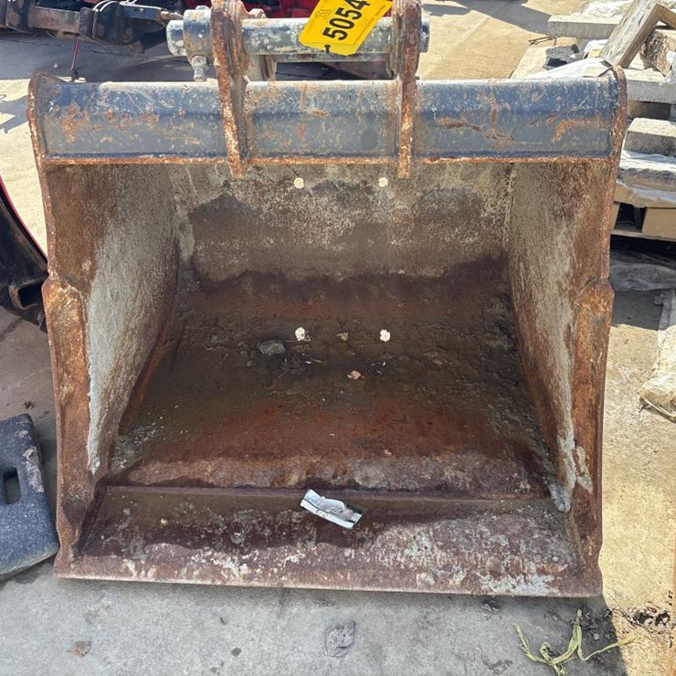 #5054 • Geith MX6HD 36" Bucket