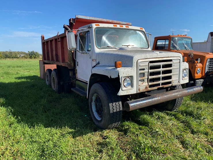 1982-international-dt466-image-3