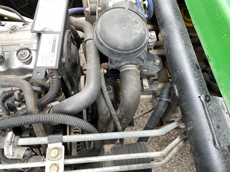 john-deere-gator-image-17