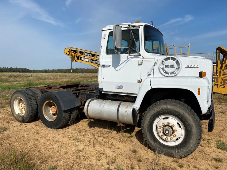 1987-ford-l9000-image-4