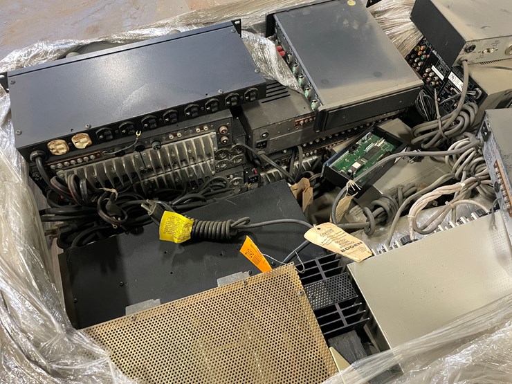 #7243-•-pallet-of-misc.-electronics-image-9