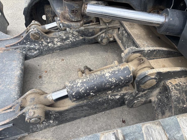 2019-bobcat-e85-image-42