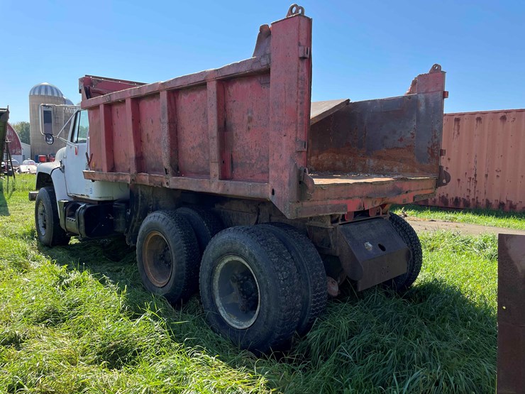 1982-international-dt466-image-121