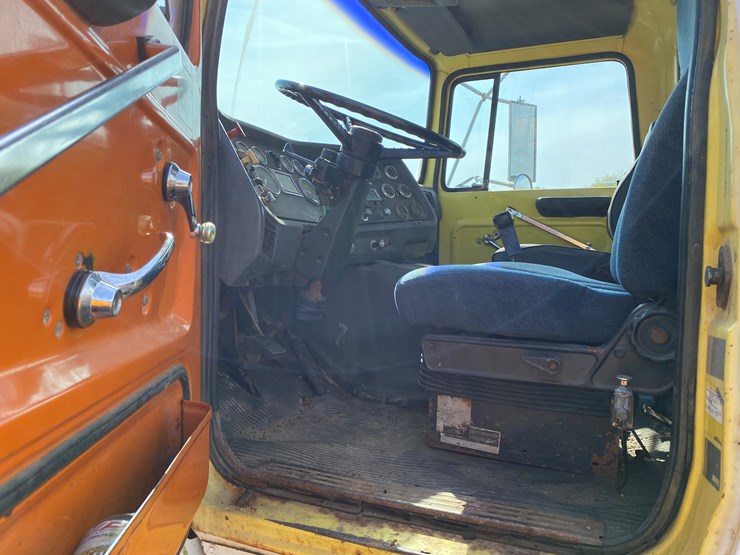 1987-ford-l9000-image-17