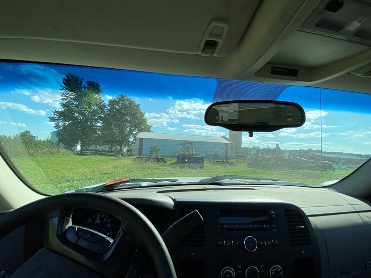 #1598-•-2010-chevy-silverado-1500-regular-cab-pickup-truck-(no-title)-image-52