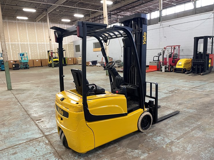 #5565-•-2020-yale-erp040-electric-forklift-image-5