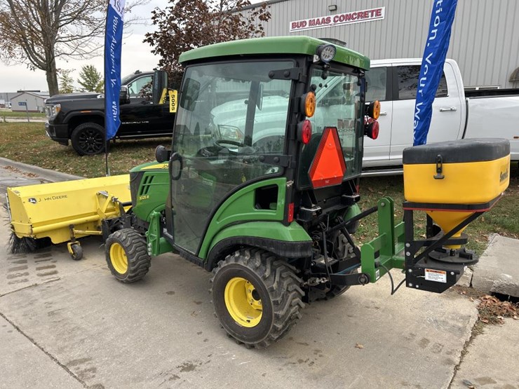 john-deere-1025r-image-3