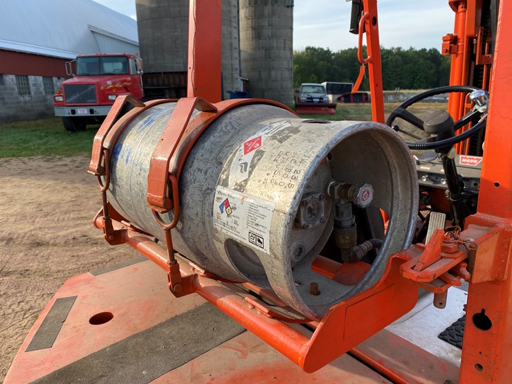 #1608-•-toyota-lp-forklift-image-16