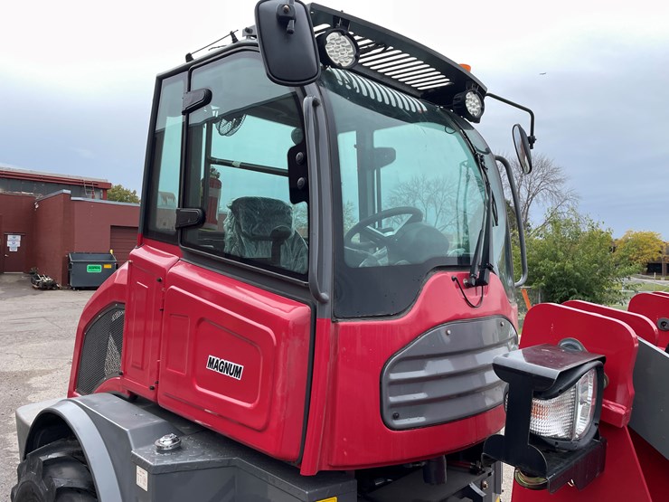 #5502-•-2024-magnum-4400l-wheel-loader-image-47