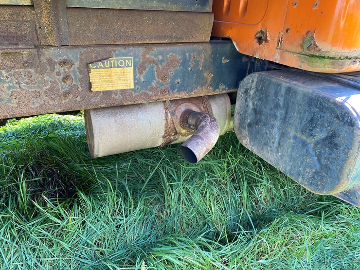 international-4900-image-33