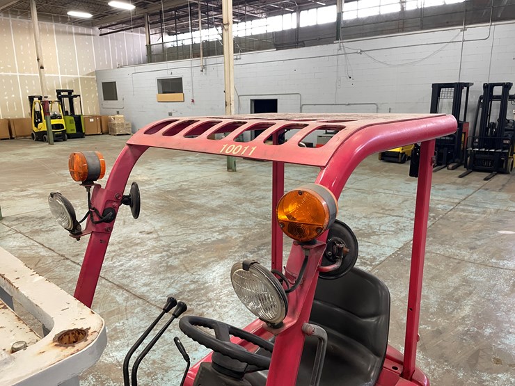 #5568-•-toyota-7-runner-1,500-lbs.-electric-forklift-image-15