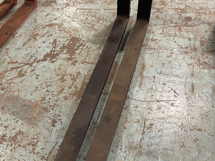 #7208-•-54"-x-4"-forklift-pallet-forks-image-1