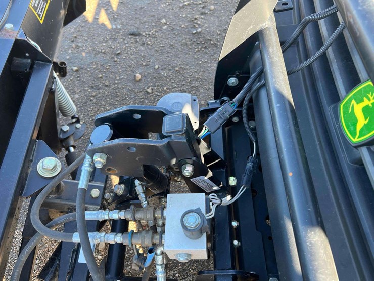 2013-john-deere-gator-image-10