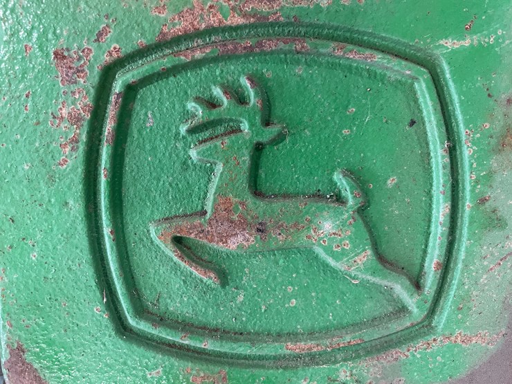 #7217-•-(6)-john-deere-compact-tractor-weights-image-7