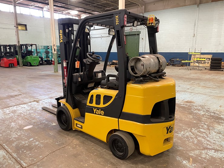 #5559-•-2017-yale-glc070-lp-forklift-image-7