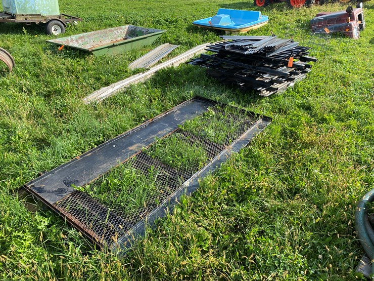 #1649-•-various-sections-of-stake-pocket-sides-and-headache-racks-image-1