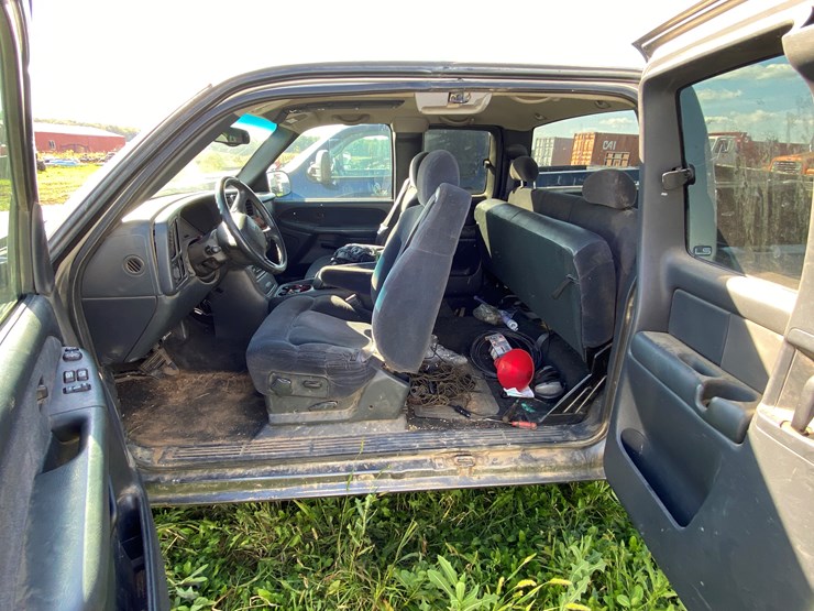 #1599-•-2000-chevy-silverado-1500-extended-cab-pickup-truck-(has-wi-title)-image-51