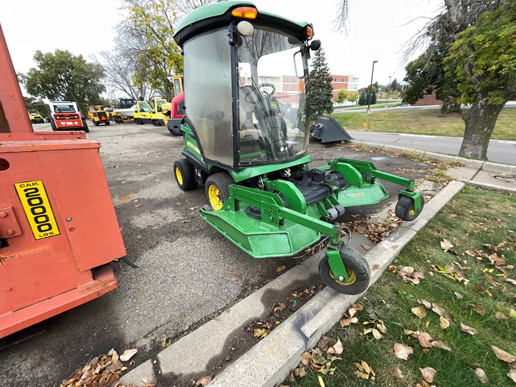 john-deere-1575-image-3