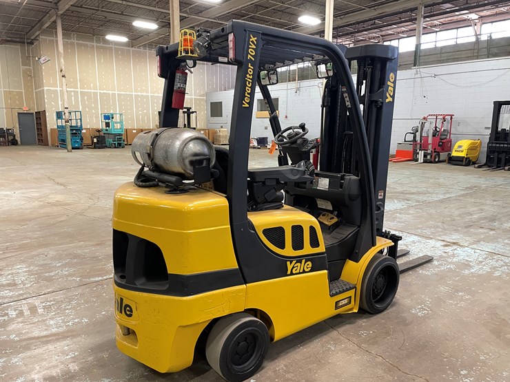 #5559-•-2017-yale-glc070-lp-forklift-image-5