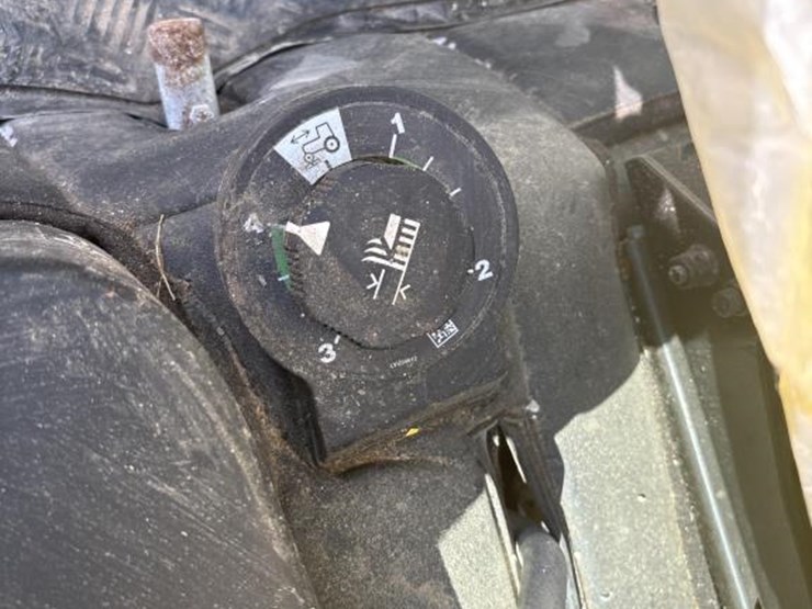 john-deere-1025r-image-51