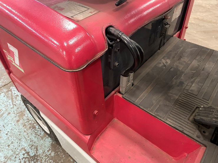 #5568-•-toyota-7-runner-1,500-lbs.-electric-forklift-image-28